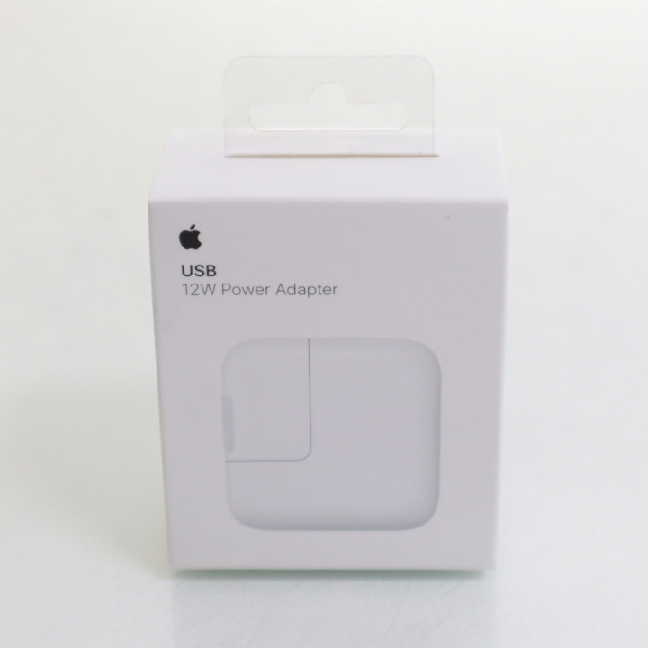 Apple 12W USB Strömadapter, iPad, iPhone, vit (MD836ZM/A) in de groep SMARTPHONE & TABLETS / Opladers & Kabels / Wandoplader / Wandoplader USB bij TP E-commerce Nordic AB (38-34705)