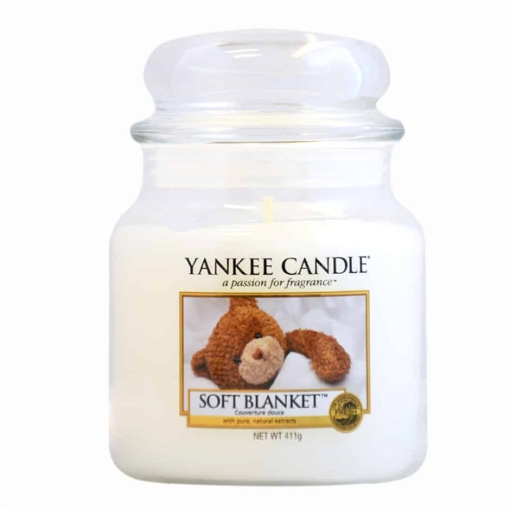 Yankee Candle Classic Medium Jar Soft Blanket Candle 411g in de groep BEAUTY & HEALTH / Geuren & Parfum / Overige geuren / Geurkaarsen bij TP E-commerce Nordic AB (38-59242)