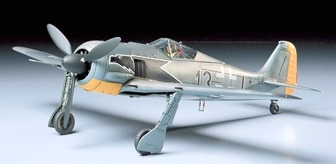 Tamiya 1/48 FOCKE WULF FW190 A3 in de groep SPORT, VRIJE TIJD & HOBBY / Hobby / Kunststof modellen / Vliegtuigen/helikopters bij TP E-commerce Nordic AB (A06213)