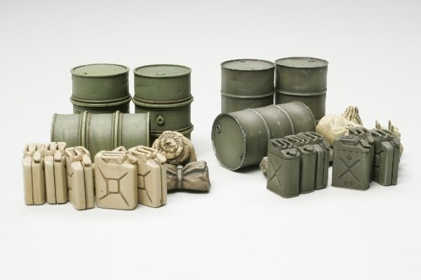 Tamiya 1/48 JERRY CANS in de groep SPORT, VRIJE TIJD & HOBBY / Hobby / Kunststof modellen / Militaire voertuigen (land) bij TP E-commerce Nordic AB (A06240)