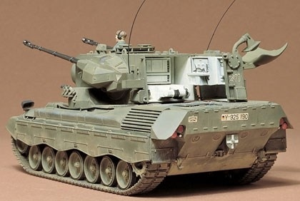 Tamiya 1/35 FLAKPANZER GEPARD in de groep SPORT, VRIJE TIJD & HOBBY / Hobby / Kunststof modellen / Militaire voertuigen (land) bij TP E-commerce Nordic AB (A06272)