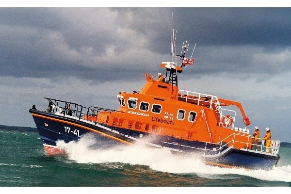 Airfix RNLI Severn Class Lifeboat 1:72 in de groep SPORT, VRIJE TIJD & HOBBY / Hobby / Kunststof modellen / Schepen bij TP E-commerce Nordic AB (A06378)