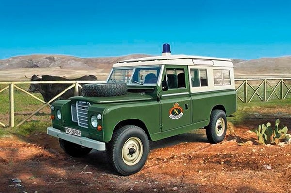 Italeri 1:35 LAND ROVER 109 \'Guardia Civil in de groep SPORT, VRIJE TIJD & HOBBY / Hobby / Kunststof modellen / Militaire voertuigen (land) bij TP E-commerce Nordic AB (A07145)