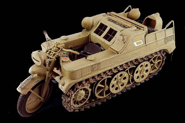 Italeri 1:9 NSU HK 101 \'Kettenkrad in de groep SPORT, VRIJE TIJD & HOBBY / Hobby / Kunststof modellen / Motorfietsen bij TP E-commerce Nordic AB (A07160)