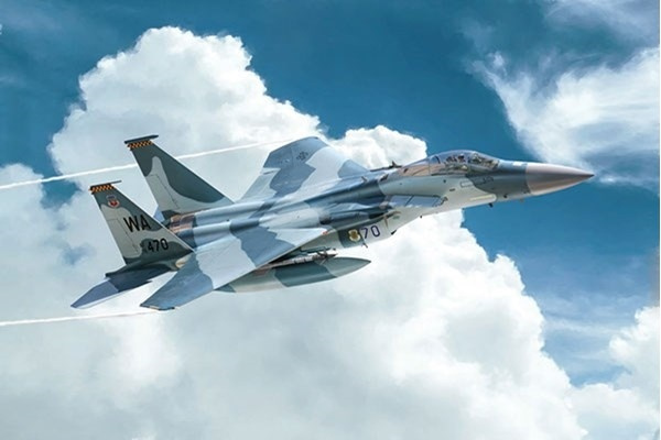 Italeri 1:72 F-15C Eagle in de groep SPORT, VRIJE TIJD & HOBBY / Hobby / Kunststof modellen / Vliegtuigen/helikopters bij TP E-commerce Nordic AB (A07192)