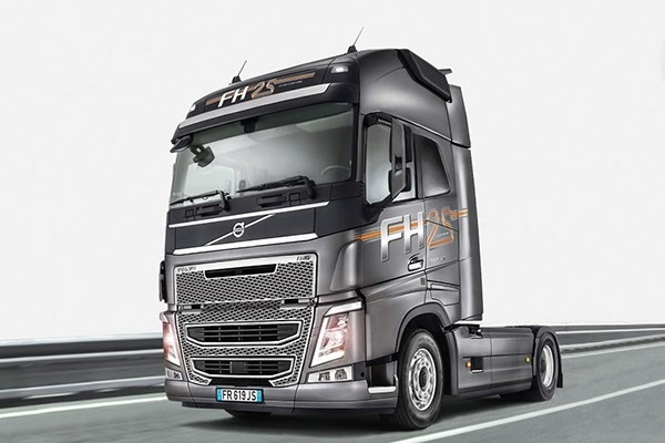 Italeri 1:24 Volvo FH4 Globetrotter XL in de groep SPORT, VRIJE TIJD & HOBBY / Hobby / Kunststof modellen / Auto\'s bij TP E-commerce Nordic AB (A07218)