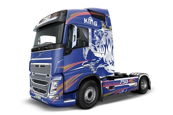 Italeri 1:24 Volvo FH4 Globetrotter Medium Roof in de groep SPORT, VRIJE TIJD & HOBBY / Hobby / Kunststof modellen / Auto\'s bij TP E-commerce Nordic AB (A07261)