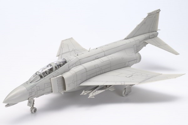 Tamiya 1/48 McDonnell Douglas T F-4B Phantom II T in de groep SPORT, VRIJE TIJD & HOBBY / Hobby / Kunststof modellen / Vliegtuigen/helikopters bij TP E-commerce Nordic AB (A07422)