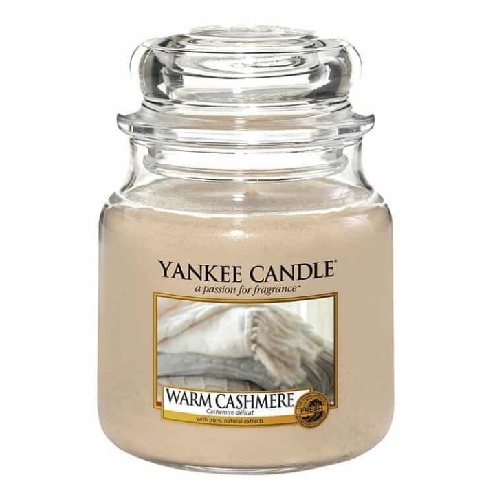 Yankee Candle Classic Medium Jar Warm Cashmere 411g in de groep BEAUTY & HEALTH / Geuren & Parfum / Overige geuren / Geurkaarsen bij TP E-commerce Nordic AB (A13294)