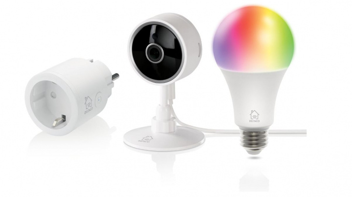 DELTACO SMART HOME Startkit m. Plugg, Kamera och RGB-Lampa in de groep HUISHOUDEN & TUIN / Smart home / Slimme huissystemen bij TP E-commerce Nordic AB (A22561)