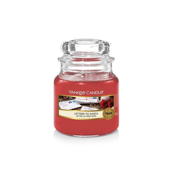 Yankee Candle Classic Small Jar Letters To Santa 104g in de groep BEAUTY & HEALTH / Geuren & Parfum / Overige geuren / Geurkaarsen bij TP E-commerce Nordic AB (C11395)