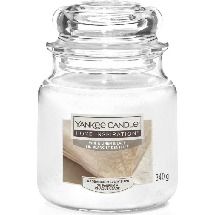 Yankee Candle Home Inspiration Medium White Linen & Lace 340g in de groep BEAUTY & HEALTH / Geuren & Parfum / Overige geuren / Geurkaarsen bij TP E-commerce Nordic AB (C23055)