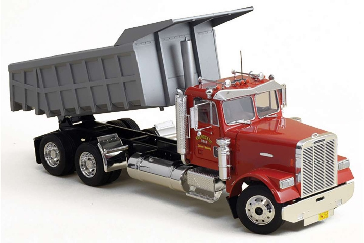 ITALERI 1:24 Freightliner tung dumper in de groep SPORT, VRIJE TIJD & HOBBY / Hobby / Kunststof modellen / Auto\'s bij TP E-commerce Nordic AB (C30525)