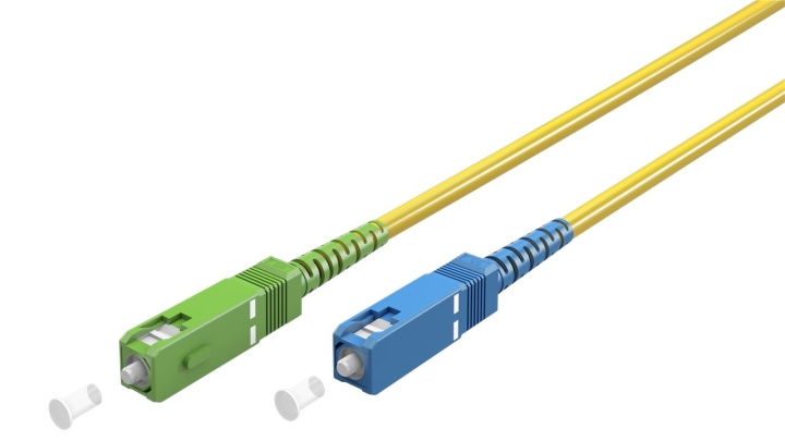 Goobay Glasvezelkabel (FTTH), Singlemode (OS2) Yellow, geel (Simplex), 10 m optische vezel, SC-APC (8°) stekker > SC-UPC-stekker, halogeenvrije kabelmantel (LSZH) in de groep COMPUTERS & RANDAPPARATUUR / Computerkabels / Netwerkkabels / Glasvezelbekabeling bij TP E-commerce Nordic AB (C39137)