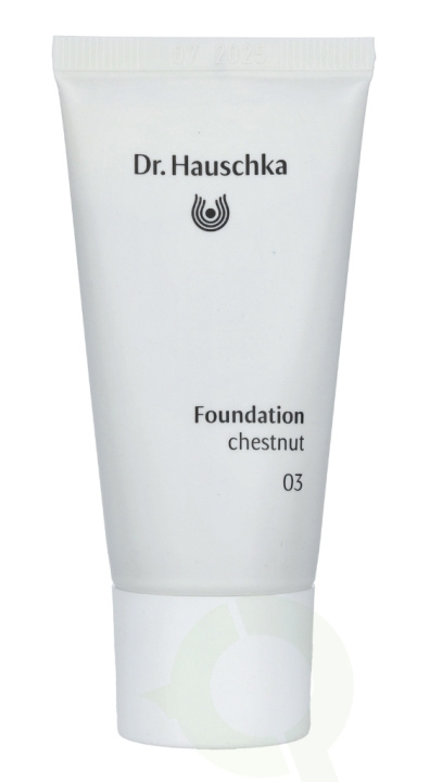 Dr. Hauschka Foundation 30 ml #03 Chestnut in de groep BEAUTY & HEALTH / Makeup / Make-up gezicht / Foundation bij TP E-commerce Nordic AB (C41395)