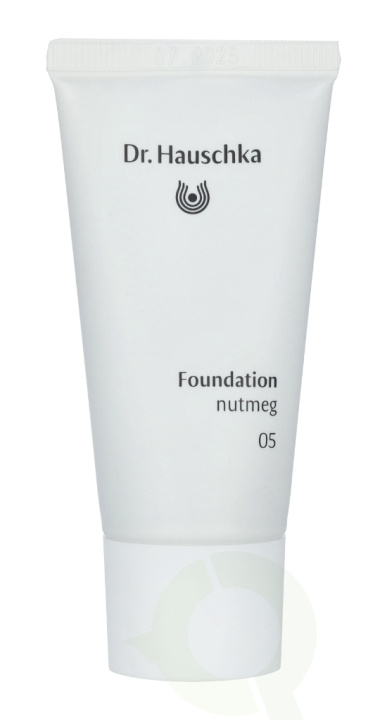 Dr. Hauschka Foundation 30 ml #05 Nutmeg in de groep BEAUTY & HEALTH / Makeup / Make-up gezicht / Foundation bij TP E-commerce Nordic AB (C41396)