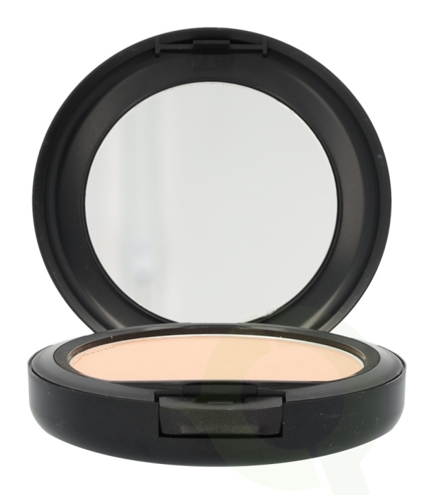 MAC Studio Fix Powder Plus Foundation 15 gr NW18 in de groep BEAUTY & HEALTH / Makeup / Make-up gezicht / Foundation bij TP E-commerce Nordic AB (C41681)