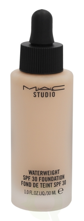 MAC Studio Waterweight Foundation SPF30 30 ml NC15 in de groep BEAUTY & HEALTH / Makeup / Make-up gezicht / Foundation bij TP E-commerce Nordic AB (C41692)