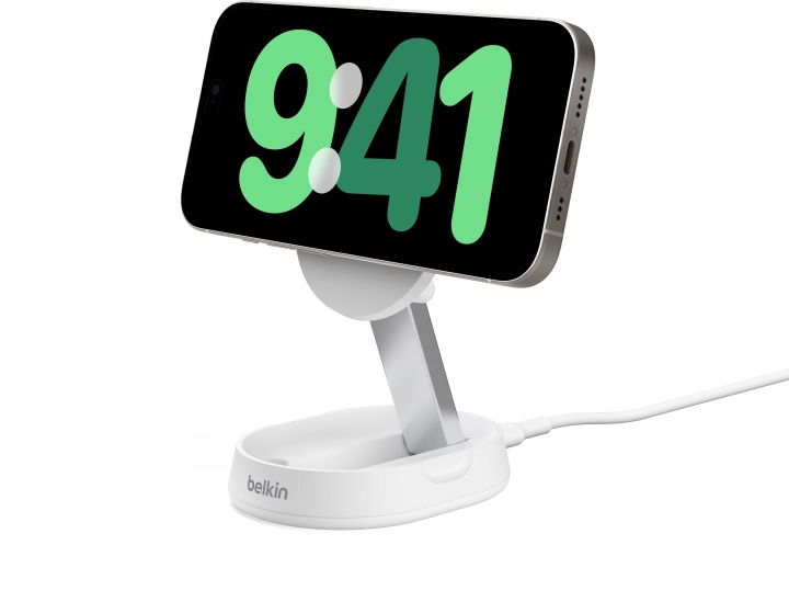 Belkin BoostCharge Pro hopfällbar Qi2 laddningsplatta, vit in de groep SMARTPHONE & TABLETS / Opladers & Kabels / Draadloze Qi-oplader bij TP E-commerce Nordic AB (C58921)