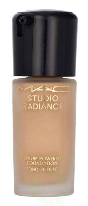 MAC Studio Radiance Serum-Powered Foundation 30 ml #NC15 in de groep BEAUTY & HEALTH / Makeup / Make-up gezicht / Foundation bij TP E-commerce Nordic AB (C63968)