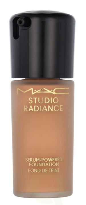 MAC Studio Radiance Serum-Powered Foundation 30 ml #NC27 in de groep BEAUTY & HEALTH / Makeup / Make-up gezicht / Foundation bij TP E-commerce Nordic AB (C63973)