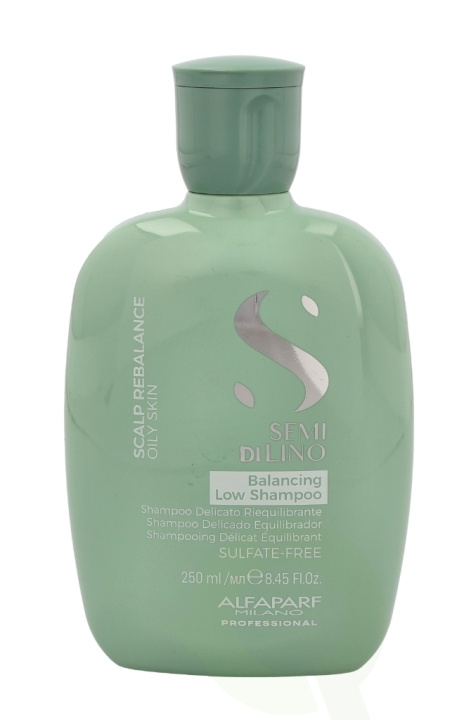 Alfaparf Semi Di Lino Scalp Rebalance Balancing Shampoo 250 ml in de groep BEAUTY & HEALTH / Haar & Styling / Haarverzorging / Shampoo bij TP E-commerce Nordic AB (C73044)