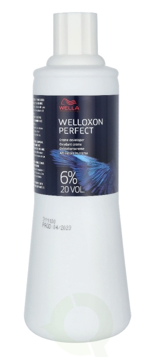 Wella Welloxon Perfect Creme Developer 500 ml 6% 20Vol. in de groep BEAUTY & HEALTH / Haar & Styling / Haarverzorging / Haarverf / Haarverf & Kleurbommen bij TP E-commerce Nordic AB (C73946)