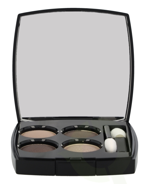 Chanel Les 4 Ombres Multi Effect Quadra Eyeshadow 2 g #322 Blurry Grey in de groep BEAUTY & HEALTH / Makeup / Ogen & Wenkbrauwen / Oogschaduw bij TP E-commerce Nordic AB (C79104)