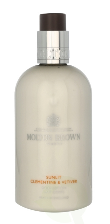 Molton Brown M.Brown Sunlit Clementine & Vetiver Body Lotion 300 ml in de groep BEAUTY & HEALTH / Huidsverzorging / Lichaamsverzorging / Body lotion bij TP E-commerce Nordic AB (C82895)