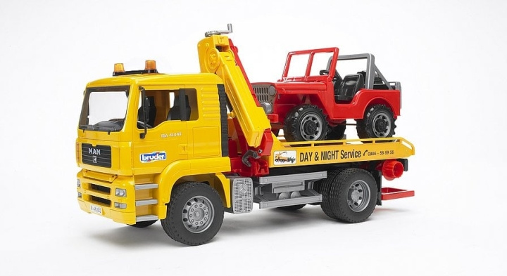 Bruder Man TGA Breakdowntruck met Cross Country Voertuig (02750) in de groep SPEELGOED, KINDER- & BABYPRODUCTEN / Speelgoed / Speelgoedauto\'s bij TP E-commerce Nordic AB (C83789)