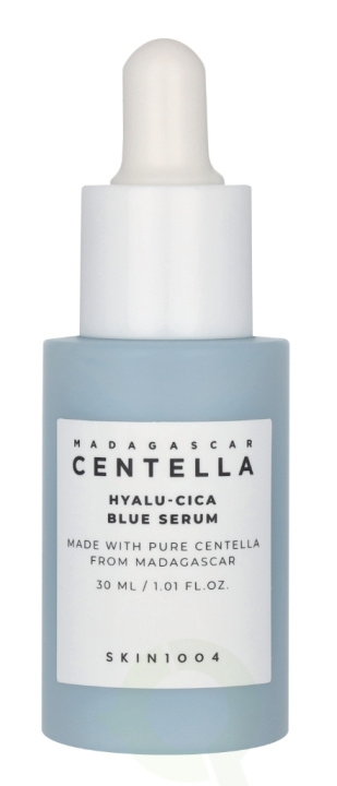 SKIN1004 Madagascar Centella Hyalu-Cica Blue Serum 30 ml in de groep BEAUTY & HEALTH / Huidsverzorging / Gezicht / Huidserum bij TP E-commerce Nordic AB (C95610)