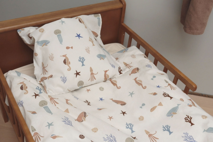 By Mats Beddengoed Baby maat 70 x 100 cm - Onder Water (MAT118) in de groep SPEELGOED, KINDER- & BABYPRODUCTEN / Kindertextiel / Beddengoed / Bedsets voor kinderwagens bij TP E-commerce Nordic AB (C97342)