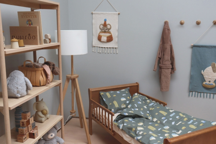 By Mats Beddengoed Junior Maat 100 x 140 cm - Green Village (MAT139) in de groep SPEELGOED, KINDER- & BABYPRODUCTEN / Kindertextiel / Beddengoed / Beddensets voor Junioren bij TP E-commerce Nordic AB (C97361)