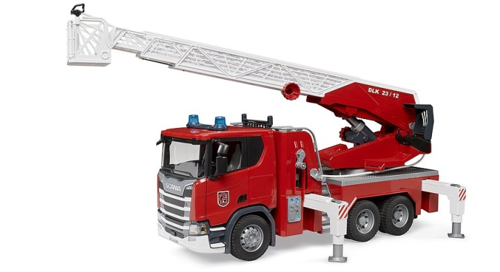 Bruder Scania Super 560R Brandweermotor (03591) in de groep SPEELGOED, KINDER- & BABYPRODUCTEN / Speelgoed / Speelgoedauto\'s bij TP E-commerce Nordic AB (C97860)