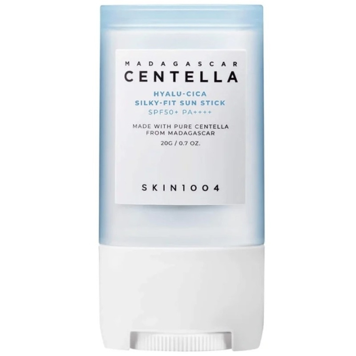 SKIN1004 Madagascar Centella Hyalu-Cica Silky-Fit Sun Stick SPF50+ 20g in de groep BEAUTY & HEALTH / Huidsverzorging / Zonnebank / Zonnebescherming bij TP E-commerce Nordic AB (C99609)