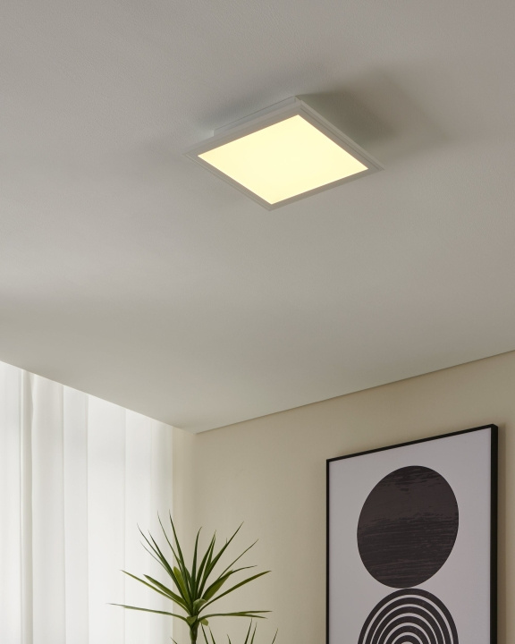 Eglo Salobrena-Z paneel wit 30x30 - TW - Zigbee, Bluetooth in de groep HOME ELECTRONICS / Verlichting / Plafondverlichting bij TP E-commerce Nordic AB (D04108)