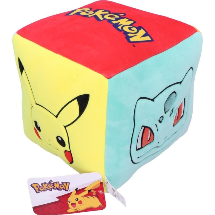 Nemesis Now Pokémon Starter Cube Kussen 25cm in de groep SPEELGOED, KINDER- & BABYPRODUCTEN / Babyspeelgoed / Knuffels bij TP E-commerce Nordic AB (D06499)