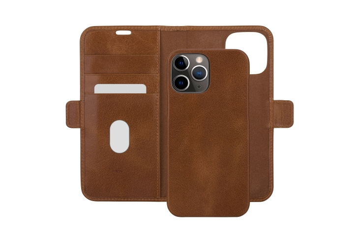 dbramante1928 Lynge Flip Case - iPhone 13 Pro Max - Tan in de groep SMARTPHONE & TABLETS / Mobielbescherming / Apple / iPhone 13 Pro Max bij TP E-commerce Nordic AB (D12616)