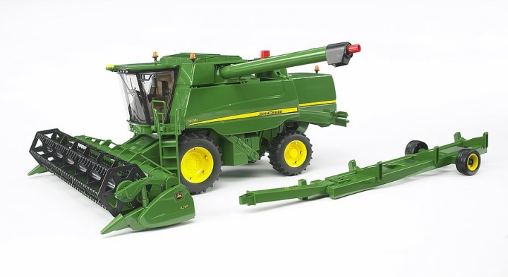 Bruder John Deere T670i oogstmachine (02132) in de groep SPEELGOED, KINDER- & BABYPRODUCTEN / Speelgoed / Speelgoedauto\'s bij TP E-commerce Nordic AB (D14337)